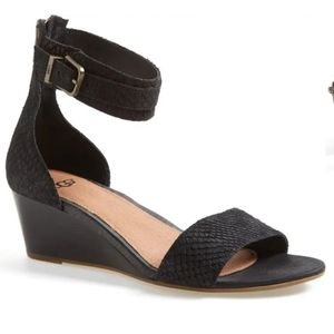 Ugg Char Ankle Strap Wedge Sandal size 6.5